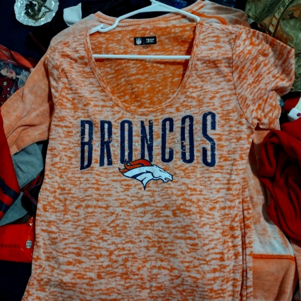 Broncos NFL medium